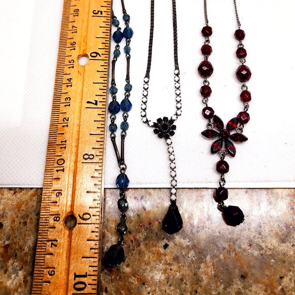 Set of three (3) fashion "Y" necklaces two 18" and one 20" L - Picture 2 of 5